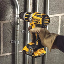 Parafusadeira e Furadeira de Impacto Brushless DEWALT DCD796D2 20V 1/2 Pol. com 2 Baterias, Carregador e Maleta